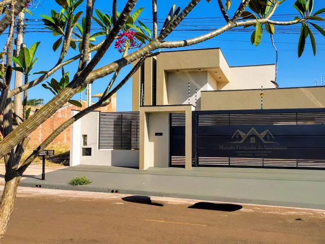 Imagem: A casa possui 3 Dormitórios, 1 Suíte, 3 Banheiros, 2