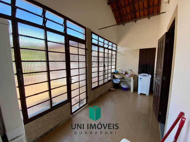 Imagem 1: Casa Linear com Terreno de 1.850 m² em Guarapari - Acesso ao Canal, Lazer e 300m da