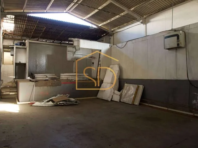 Imagem 2: Barracão à venda com 432m² 3 salas de escritório doca reforçada bairro São Pedro