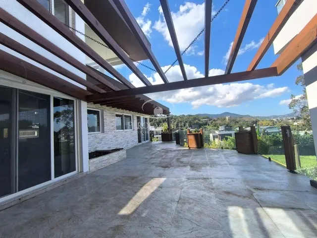 Imagem 7: Imóvel de luxo em Florianópolis-SC: 4 suítes, 3 salas, 6 banheiros, 4 vagas - 740m²