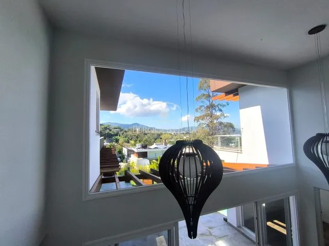 Imagem 13: Imóvel de luxo em Florianópolis-SC: 4 suítes, 3 salas, 6 banheiros, 4 vagas - 740m²