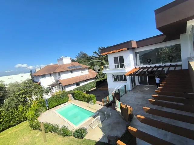 Imagem 10: Imóvel de luxo em Florianópolis-SC: 4 suítes, 3 salas, 6 banheiros, 4 vagas - 740m²