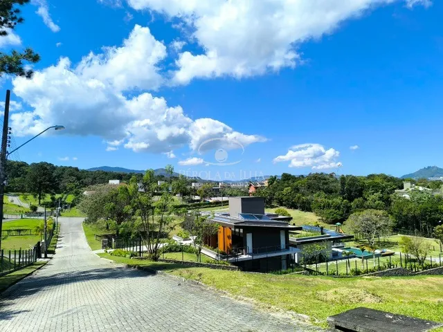 Imagem 3: Imóvel de luxo em Florianópolis-SC: 4 suítes, 3 salas, 6 banheiros, 4 vagas - 740m²