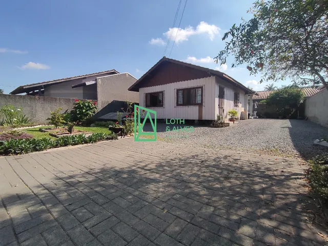 Imagem: Casa Mista à 750 metros da praia, localizada