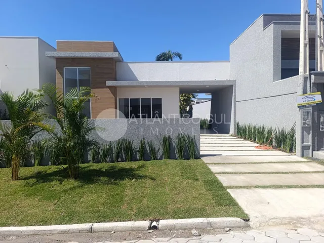 Imagem: Casa com piscina no Atami Alto Padrão