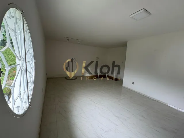 Imagem 3: Oportunidade! Excelente residência c/ 3 Quartos (1 suíte) Piscina próximo ao hotel