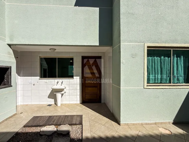 Imagem 16: Sobrado em Condomínio, 4 quartos e 2 suítes, varanda, duas vagas e churrasqueira no