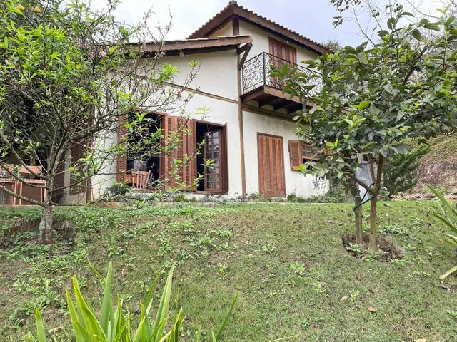 Imagem 12: Casa Térrea com Lago de Carpas em Terreno Gigante!