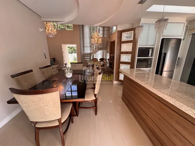 Imagem 13: Casa com Piscina e Mobiliada À Venda na Vila Moema, em Tubarão/Sc