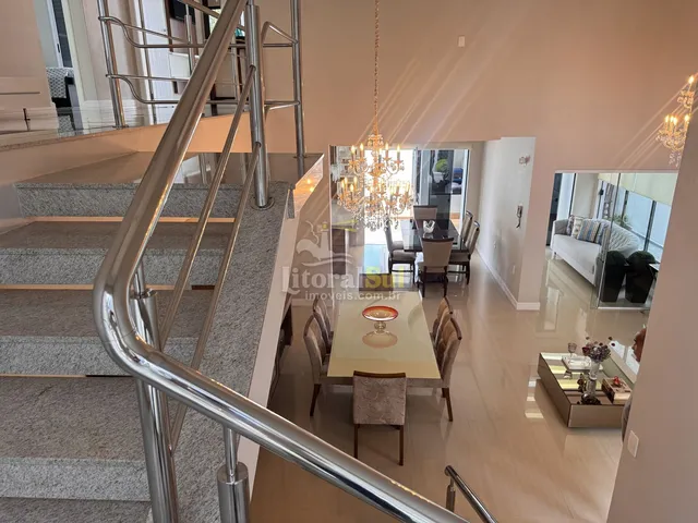 Imagem 3: Casa com Piscina e Mobiliada À Venda na Vila Moema, em Tubarão/Sc