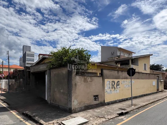 Imagem: Duas Casas À Venda no Mesmo Terreno no