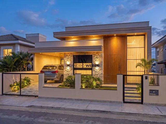 Imagem: Casa Alto Padrão 3 Dormitórios - 1 Suíte