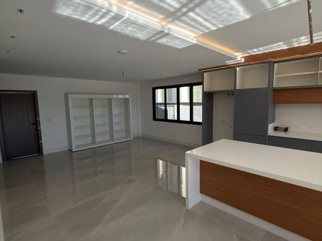 Imagem 8: Sobrado disponível para Locação no Royal Boulevard, 374m2 por R$23.000,00mês