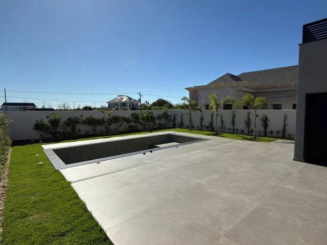 Imagem 2: Sobrado disponível para Locação no Royal Boulevard, 374m2 por R$23.000,00mês