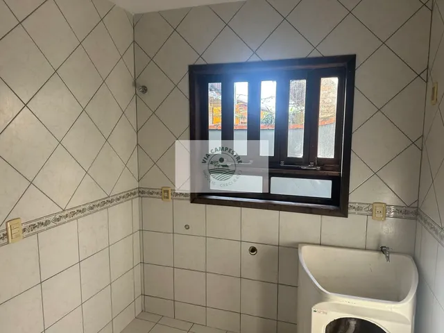 Imagem 10: Residencia com 6 dormitorios, area central de Pirabeiraba, rua sem saida, com escritorio