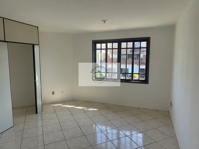 Imagem 14: Residencia com 6 dormitorios, area central de Pirabeiraba, rua sem saida, com escritorio