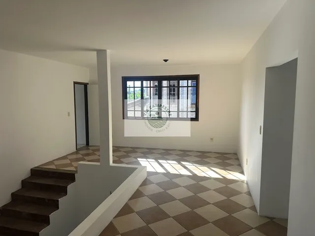 Imagem 5: Residencia com 6 dormitorios, area central de Pirabeiraba, rua sem saida, com escritorio