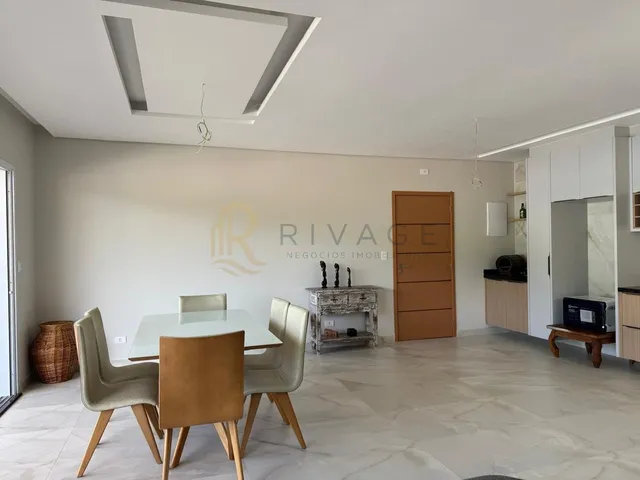 Imagem 13: Cobertura À Venda no Edifício Canto das Toninhas em Ubatuba com 150 M², 3 Quartos e Vista para Montanha