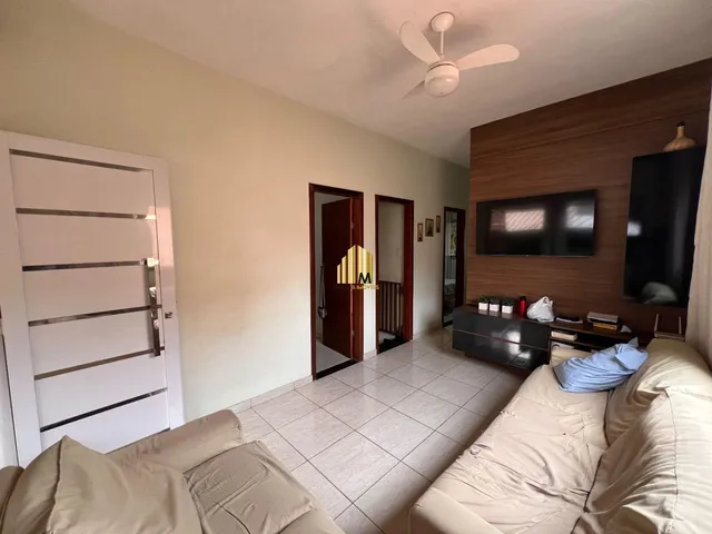 Imagem 7: P>Casa com excelente espaço interno e ótimo potencial para quem busca um imóvel amplo