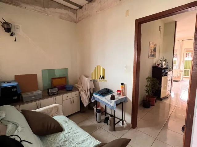 Imagem 14: P>Casa com excelente espaço interno e ótimo potencial para quem busca um imóvel amplo