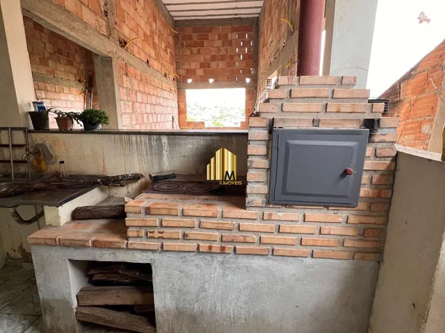 Imagem 5: P>Casa com excelente espaço interno e ótimo potencial para quem busca um imóvel amplo