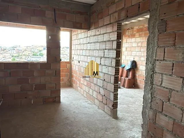 Imagem 10: P>Casa com excelente espaço interno e ótimo potencial para quem busca um imóvel amplo