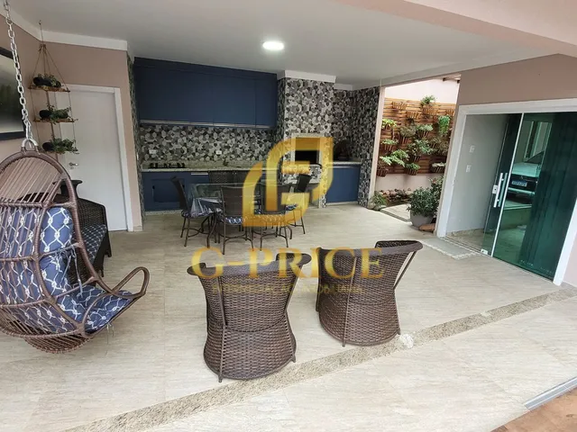 Imagem 2: Maravilhosa Casa de Alto Padrão com Piscina Apenas 100Mts do Mar