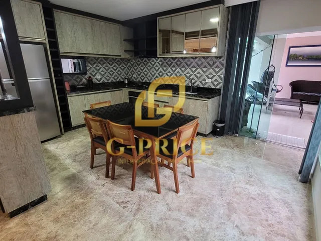 Imagem 3: Maravilhosa Casa de Alto Padrão com Piscina Apenas 100Mts do Mar