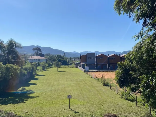 Imagem 7: Terreno à venda à beira da Lagoa de Ibiraquera