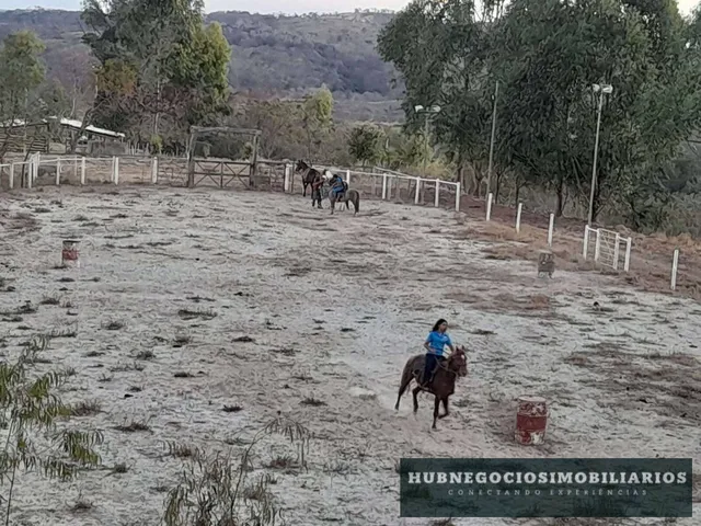 Imagem 3: Fazenda à venda em Montes Claros, Ermidinha, com 4 quartos, 17Alqueires Mineiro