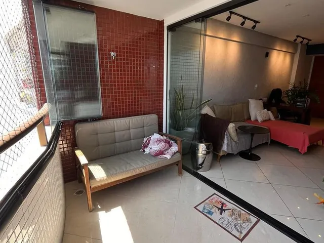 Imagem 8: P style="line-height: 1.4;">Descubra este espaçoso apartamento localizado em uma das