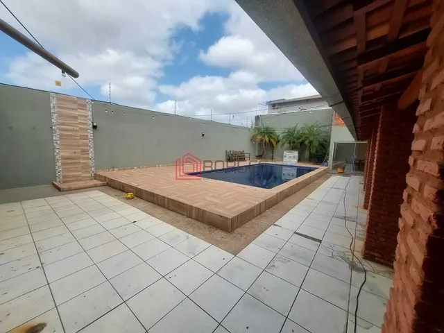 Imagem: Casa com Piscina