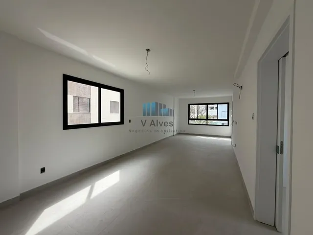 Imagem 10: Apartamento Alto Padrão, 4 quartos sendo 02 suítes e 2 semi-suites, 3 vagas. À venda