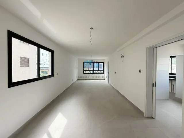 Imagem 8: Apartamento Alto Padrão, 4 quartos sendo 02 suítes e 2 semi-suites, 3 vagas. À venda