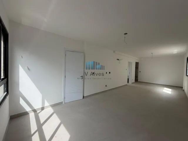 Imagem 13: Apartamento Alto Padrão, 4 quartos sendo 02 suítes e 2 semi-suites, 3 vagas. À venda