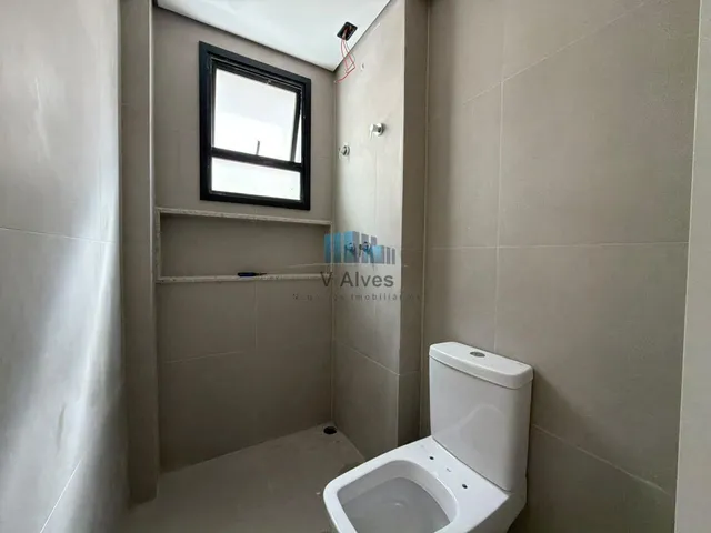 Imagem 5: Apartamento Alto Padrão, 4 quartos sendo 02 suítes e 2 semi-suites, 3 vagas. À venda