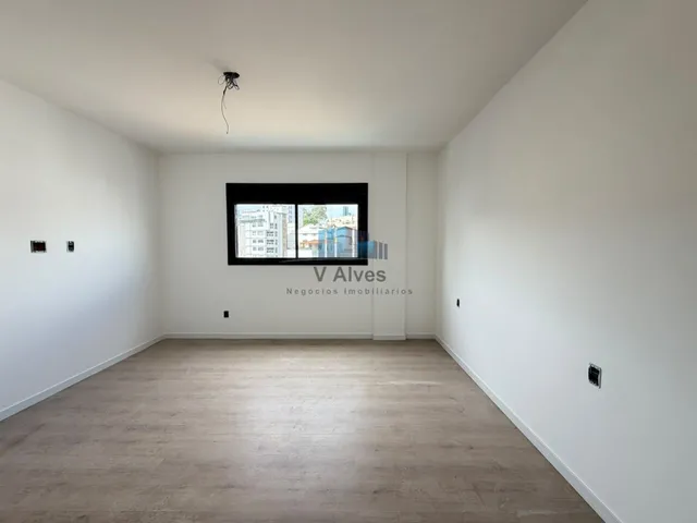 Imagem 7: Apartamento Alto Padrão, 4 quartos sendo 02 suítes e 2 semi-suites, 3 vagas. À venda
