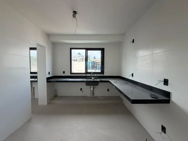 Imagem 4: Apartamento Alto Padrão, 4 quartos sendo 02 suítes e 2 semi-suites, 3 vagas. À venda