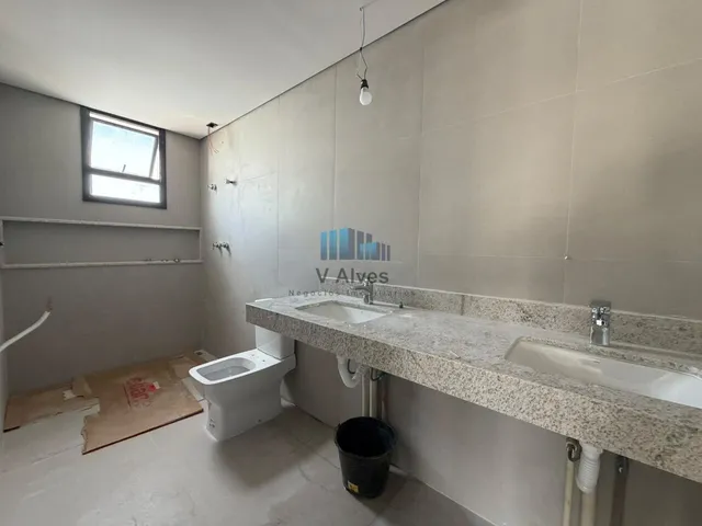 Imagem 16: Apartamento Alto Padrão, 4 quartos sendo 02 suítes e 2 semi-suites, 3 vagas. À venda