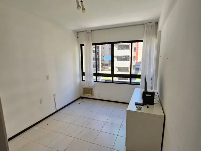 Imagem 3: Apartamento para Venda em Maceió, Ponta Verde, 3 dormitórios, 1 suíte, 3 banheiros, 1