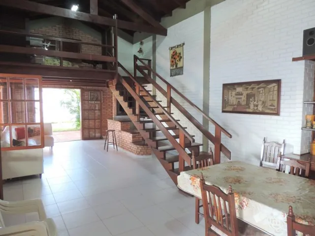 Imagem 5: Linda casa com 4 suítes para até 11 pessoas a 120m da praia