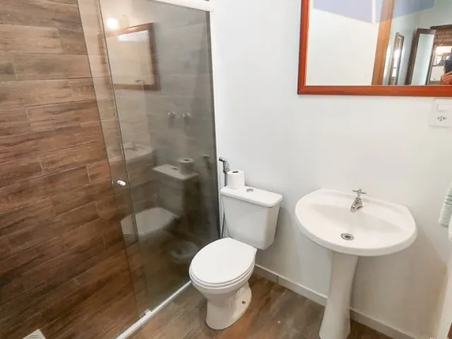 Imagem 7: Linda casa com 4 suítes para até 11 pessoas a 120m da praia