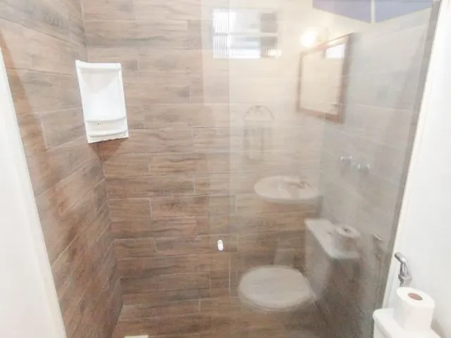 Imagem 9: Linda casa com 4 suítes para até 11 pessoas a 120m da praia