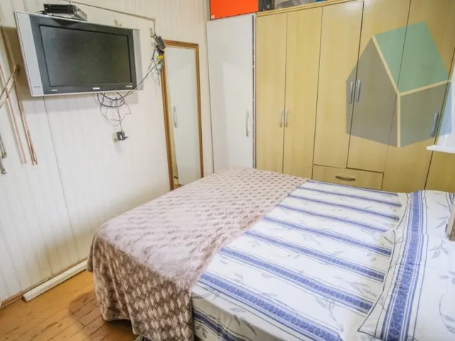 Imagem 13: Casa Amarela com 6 dormitórios de Frente para o Mar - Pé na areia