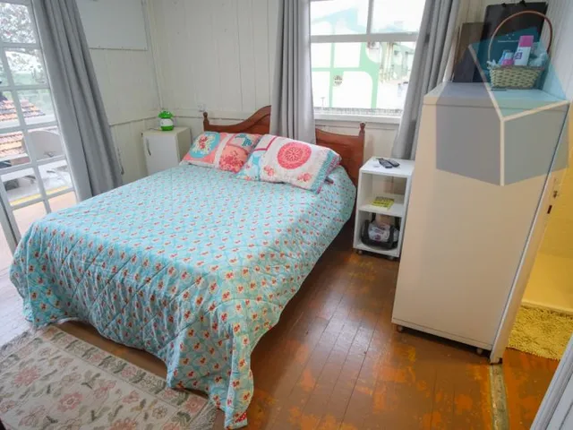 Imagem 7: Casa Amarela com 6 dormitórios de Frente para o Mar - Pé na areia