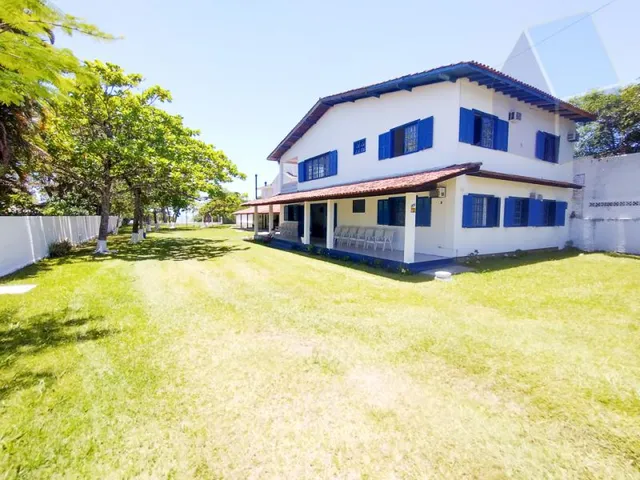 Imagem: Casa de frente para a praia com 5 dormitórios