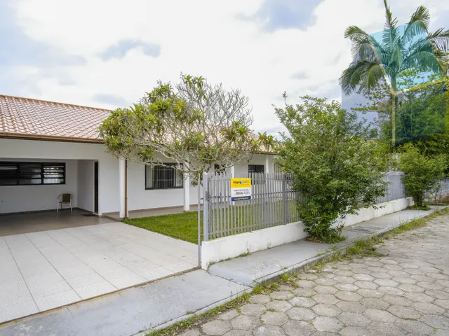 Imagem: Linda casa com 3 dormitórios, área externa