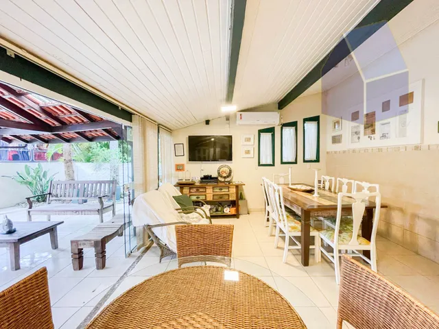Imagem 14: Casa com 3 dormitórios sendo 1 suite a 50mts da praia da Cachoeira do Bom Jesus