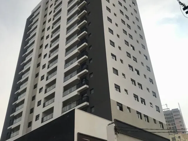 Imagem: O apartamento possui 6 Dormitórios, 1 Suíte, 3 Banheiros,