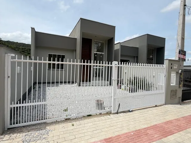 Imagem: Casa com 3 Dormitórios Brusque !